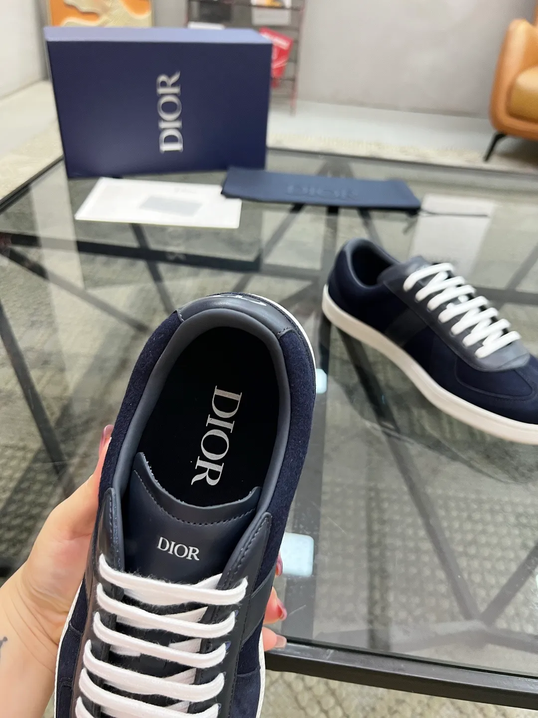 Men's Men's Shoes 💰420【New Style】🍿🍿𝐃𝐢𝐨* — Dior. Dior's new casual sneakers define your fashionable pace. They boldly use innovative technological fabrics to create a futuristic silhouette. The light and breathable mesh material, combined with the unique texture coating process, presents a refreshing visual effect, as if it is a fashion item from the future world. Whether paired with casual outfits or mixed with formal looks, the Dio* D-Sketch sneakers are effortless and add a touch of futuristic style to your overall look. From the streets to the catwalk, it is your indispensable fashion tool. The upper is made of high-tech mesh material, which is light and breathable and fits your feet like a second skin, keeping you dry and comfortable even in the hot summer. The delicate mesh structure gives the shoes a unique visual effect and displays a futuristic aesthetic. Code number: 39-44 (38, 45 customized)